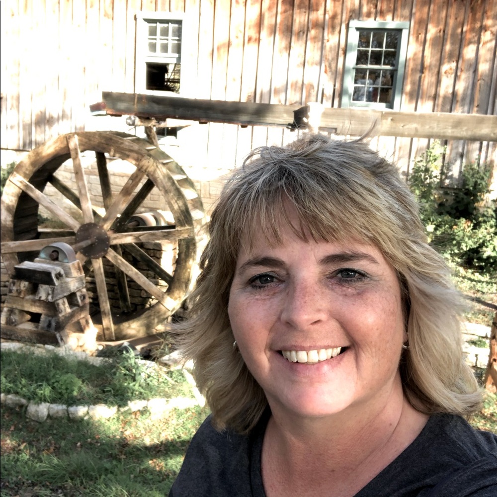 Meet your Posher, Julie
